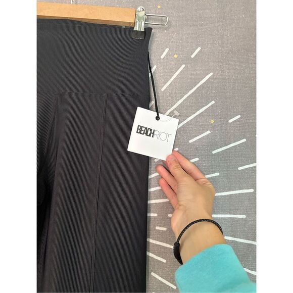 Beach Riot Alani Flared Leggings - Picture 4 of 6